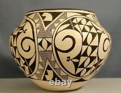 Southwest Native American Acoma Pueblo Pottery Olla Signed By Rose Chino Garcia