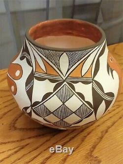 Southwest Native American Acoma Pueblo Pottery Parrot pot signed M. S. Juanico