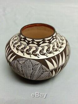 Southwest Native American Acoma Pueblo Pottery Signed Fine Line Miniature Olla