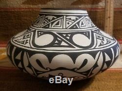 Super Rare Big Joseph Latome San Felipe Zuni Pueblos Native American Pottery Jar