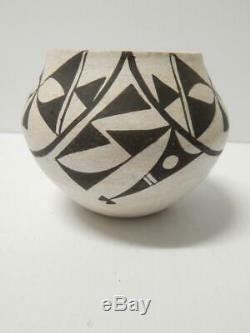 VINTAGE ANTIQUE ACOMA INDIAN POTTERY HAND COILED JAR OLLA POT nice size