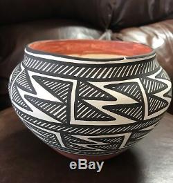 VINTAGE NEW MEXICO NATIVE AMERICAN INDIAN POTTERY BOWL Signed L. Pino 1996