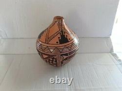 Vintage Hopi Native American Pottery Vase Vessel Signed Ida Poola (Susunkewa)