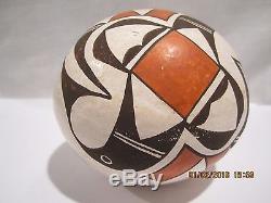 Vintage Lucy M Lewis Native American Acoma Pottery Seed Pot 1970's Signed