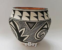 Vintage Native American Acoma Jar signed M. S Marie Juanico New Mexico Pottery