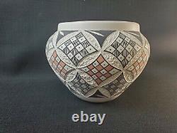 Vintage Native American Acoma Pottery Made In New Mexico Signed By Lee Ray