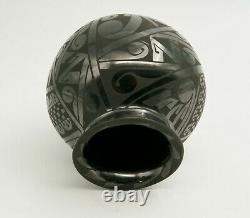 Vintage Native American Black Pottery 3 3/4 H Mata Ortiz Pot Mexico