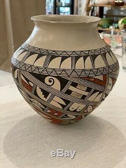 Vintage Native American Pottery Vase Signed Roberta Youvella Silas Hopi