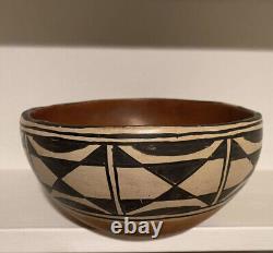 Vintage Santo Domingo Pueblo Pottery Bowl