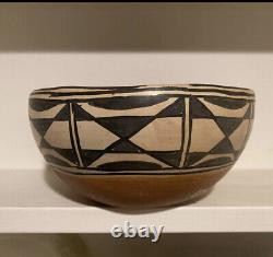Vintage Santo Domingo Pueblo Pottery Bowl