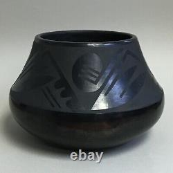 Vintage c1930 Native American Tonita & Juan Roybal Blackware Pottery Jar