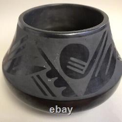 Vintage c1930 Native American Tonita & Juan Roybal Blackware Pottery Jar
