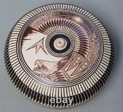 Wallace Nez Navajo Dine Native American Indian Pottery Sgraffito Eagle design