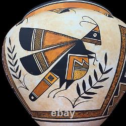 Westley Begaye Signed Grasshopper Lizard Native American Art Pottery Vase Pot