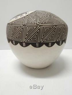 Xlarge Vintage Acoma Indian Pottery Seed Pot Signed Hand Coiled Fineline