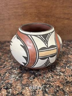 Zia Pueblo Pottery Olla Jar Native American Signed Helen Gachupin 5.5 x 4.5 P4