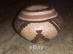 Zuni Hand Coiled Pottery Olla Pot Signed By Josephine Nahohai Native American