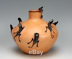 Zuni Pueblo Native American Indian Pottery Lizard Jar Agnes Peynetsa