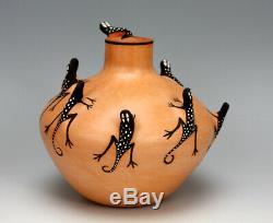 Zuni Pueblo Native American Indian Pottery Lizard Jar Agnes Peynetsa